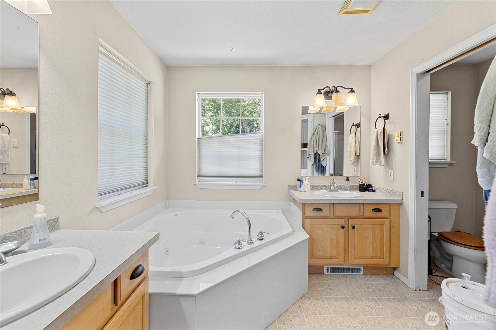 7203 Erna Lane Property Photo 10