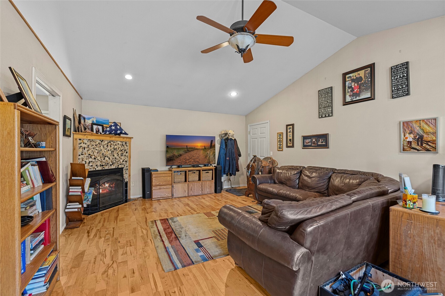 7203 Erna Lane Property Photo 11