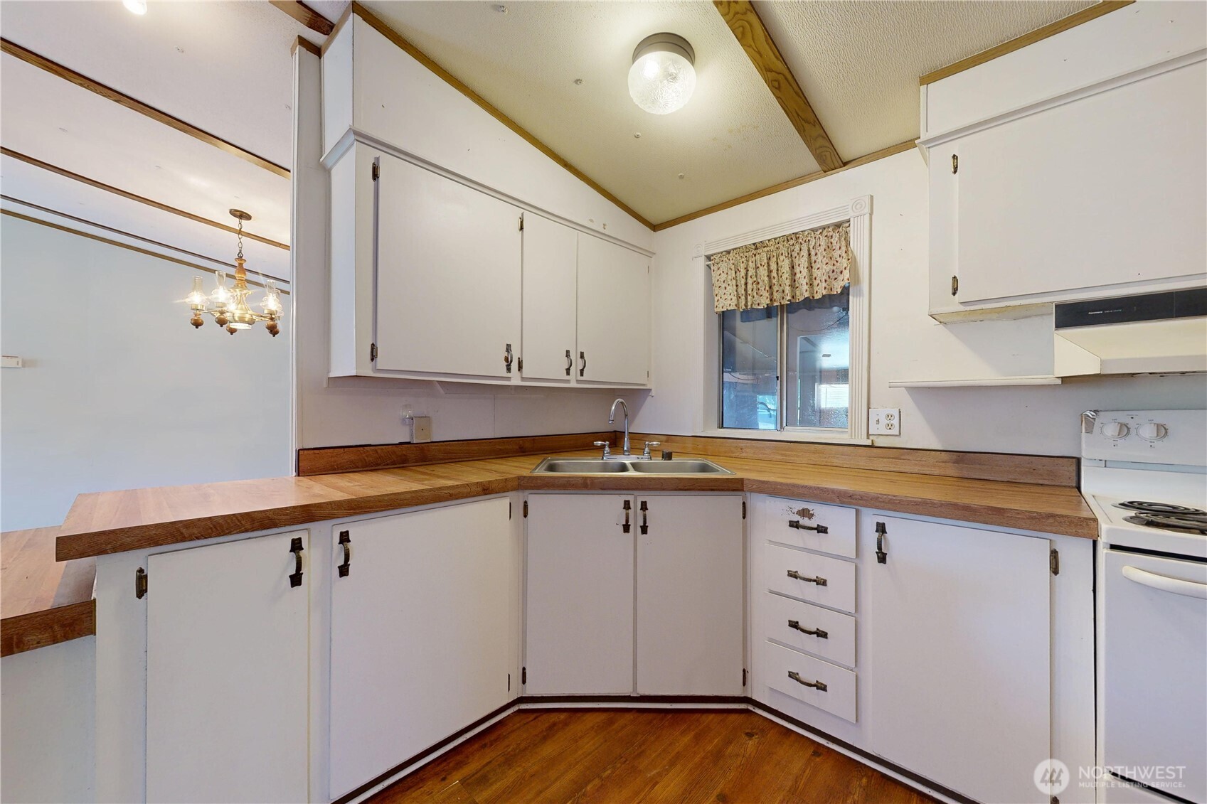 589 Criscola Avenue Property Photo 12