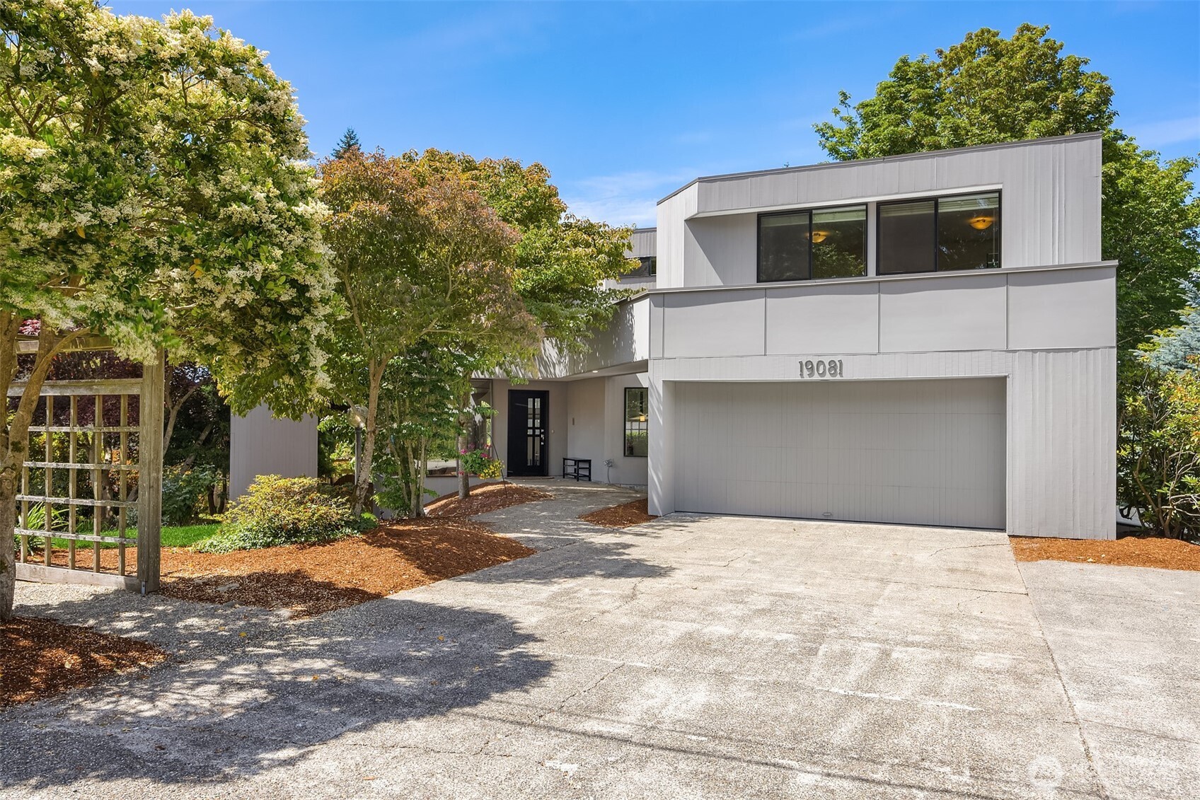 19081 11th Avenue Property Photo 1