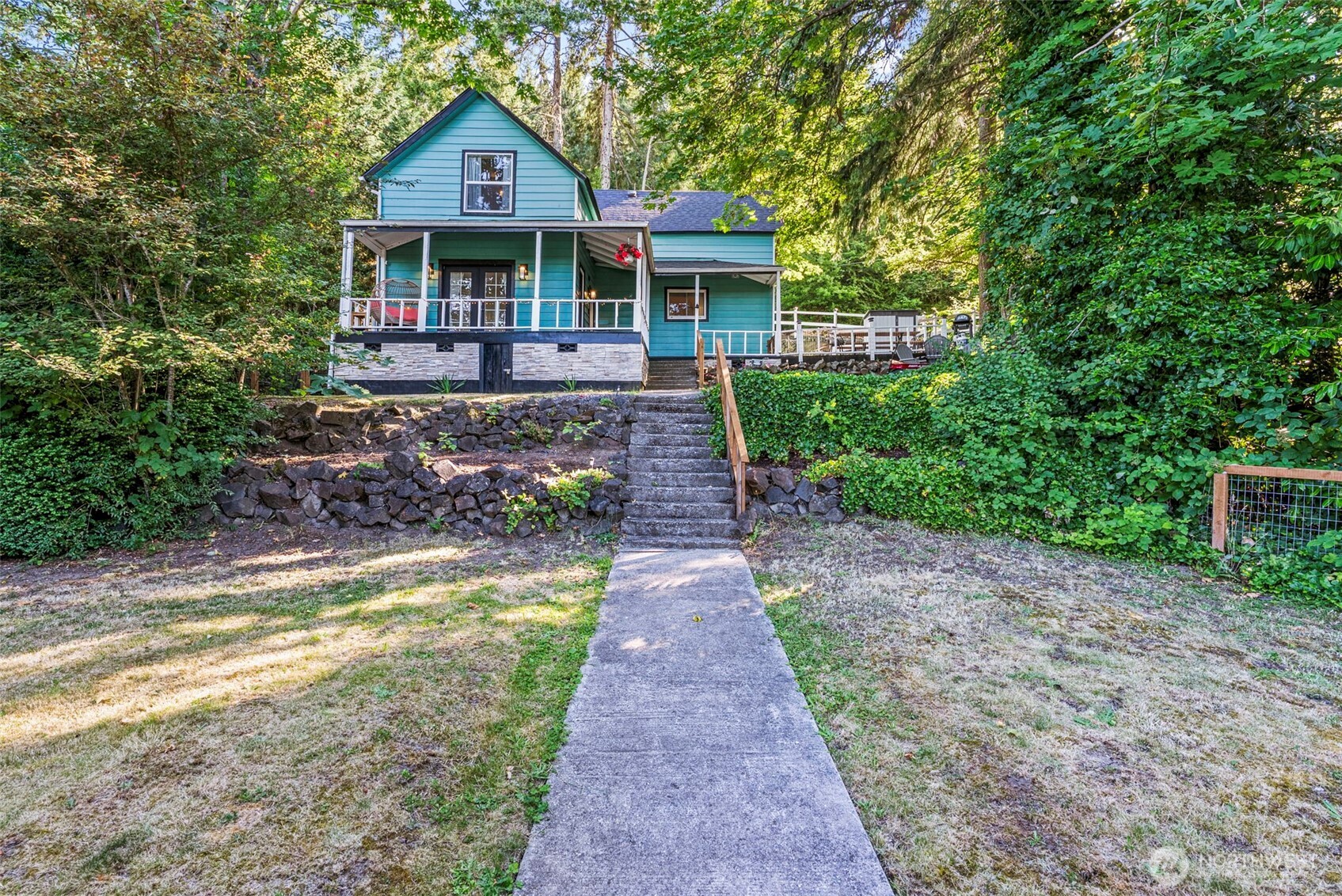 505 Ne Jefferson Property Photo 1