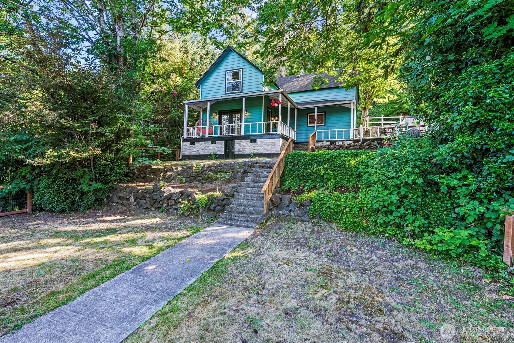 505 Ne Jefferson Property Photo 2