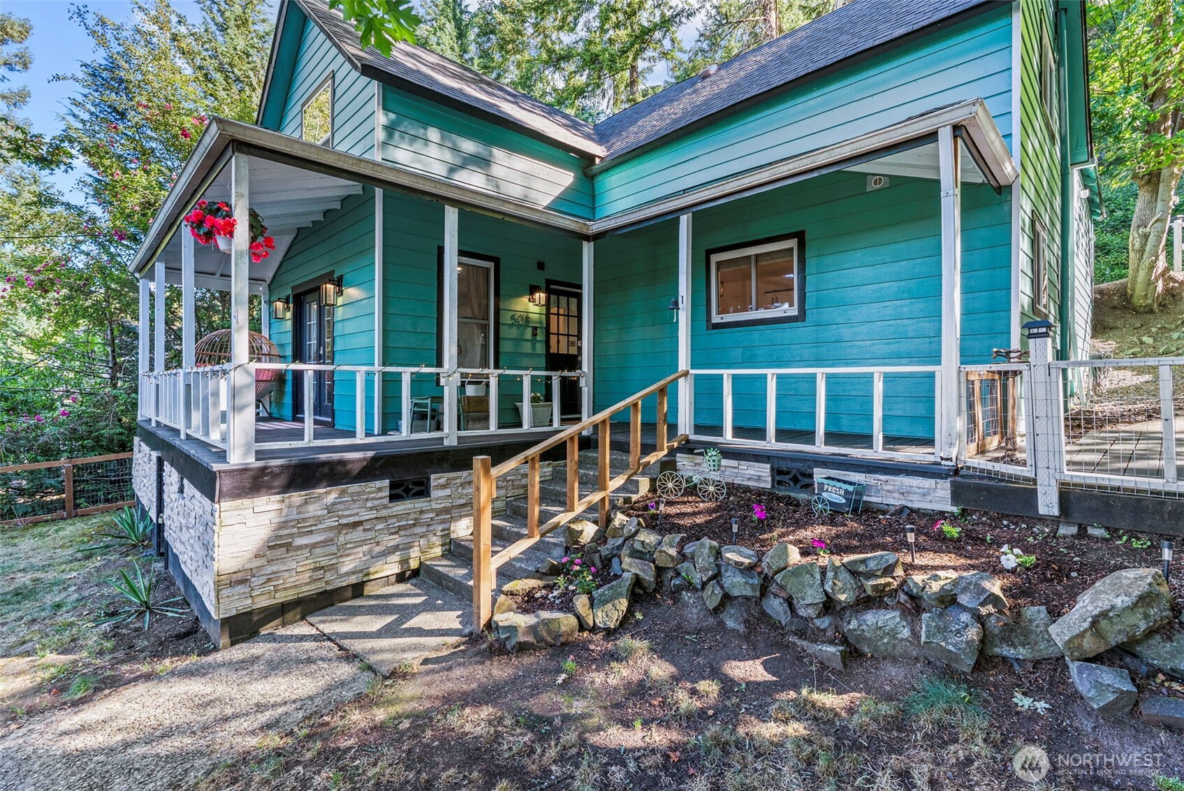 505 Ne Jefferson Property Photo 3