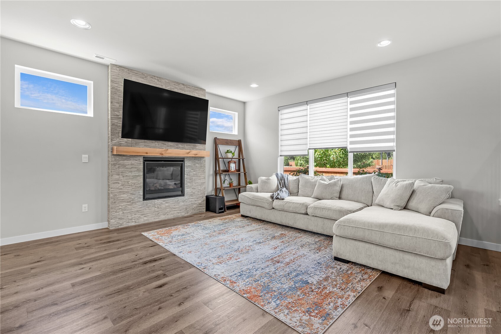 8118 52nd Drive Property Photo 4