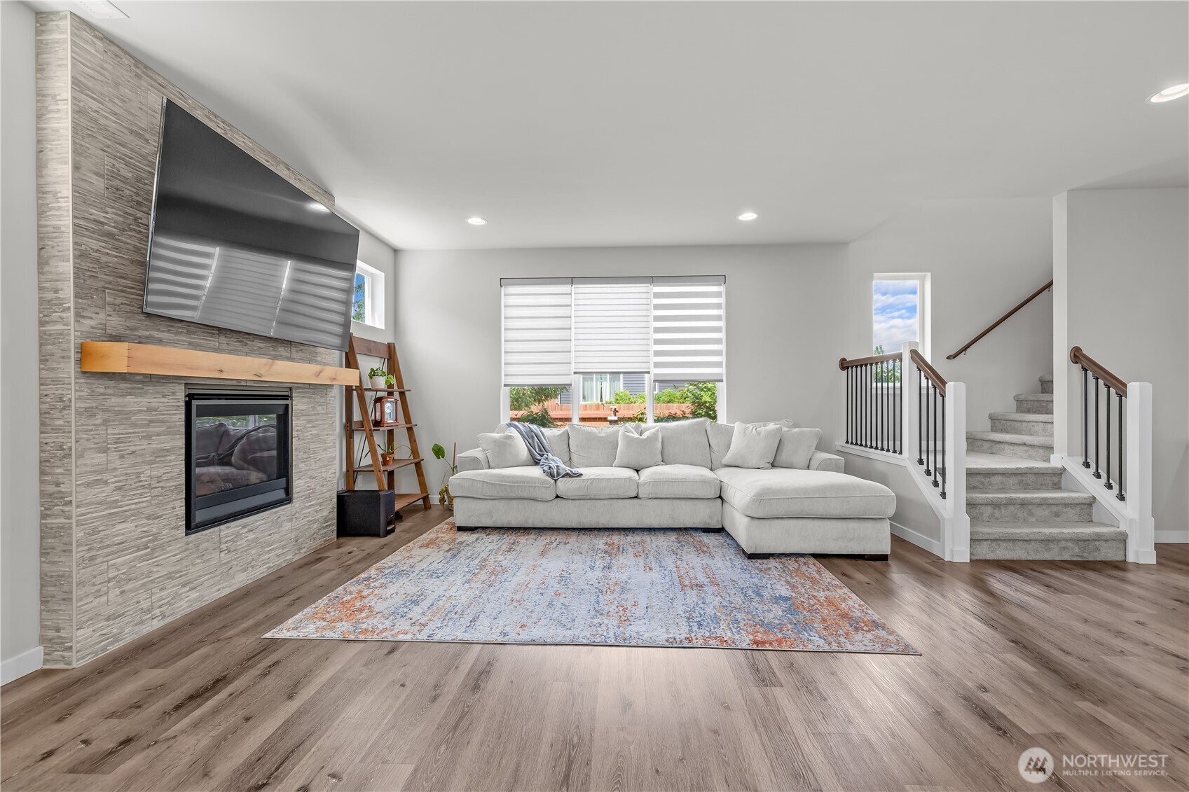 8118 52nd Drive Property Photo 5