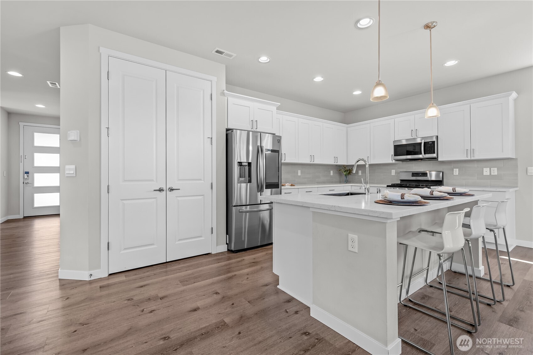 8118 52nd Drive Property Photo 6