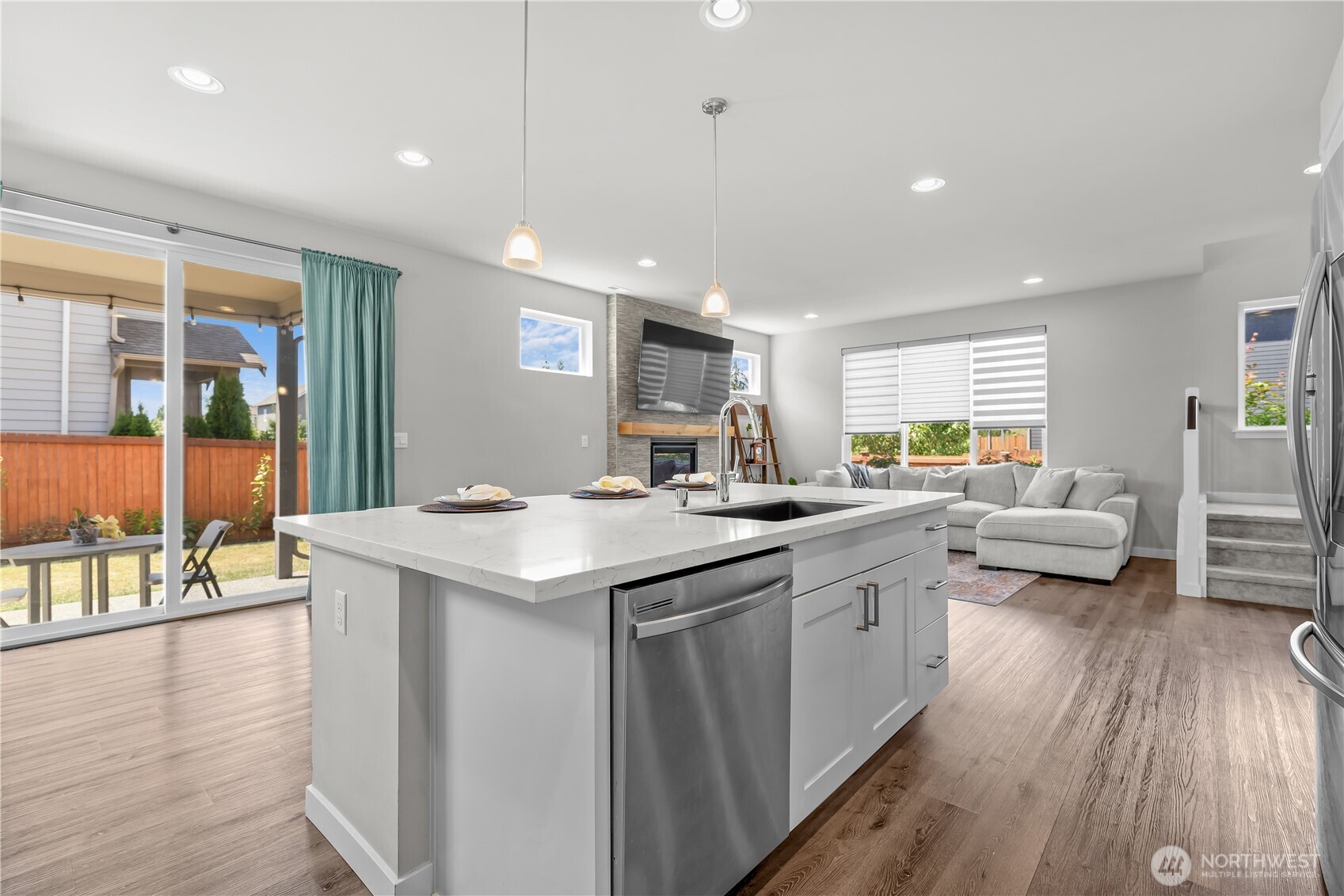 8118 52nd Drive Property Photo 8