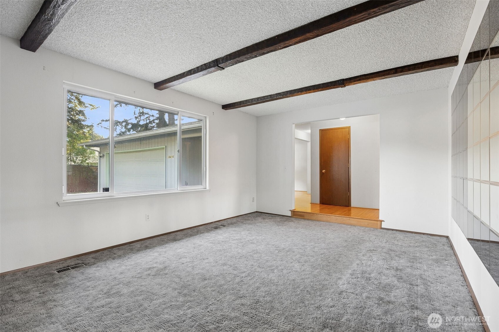 18416 78th Avenue Property Photo 6