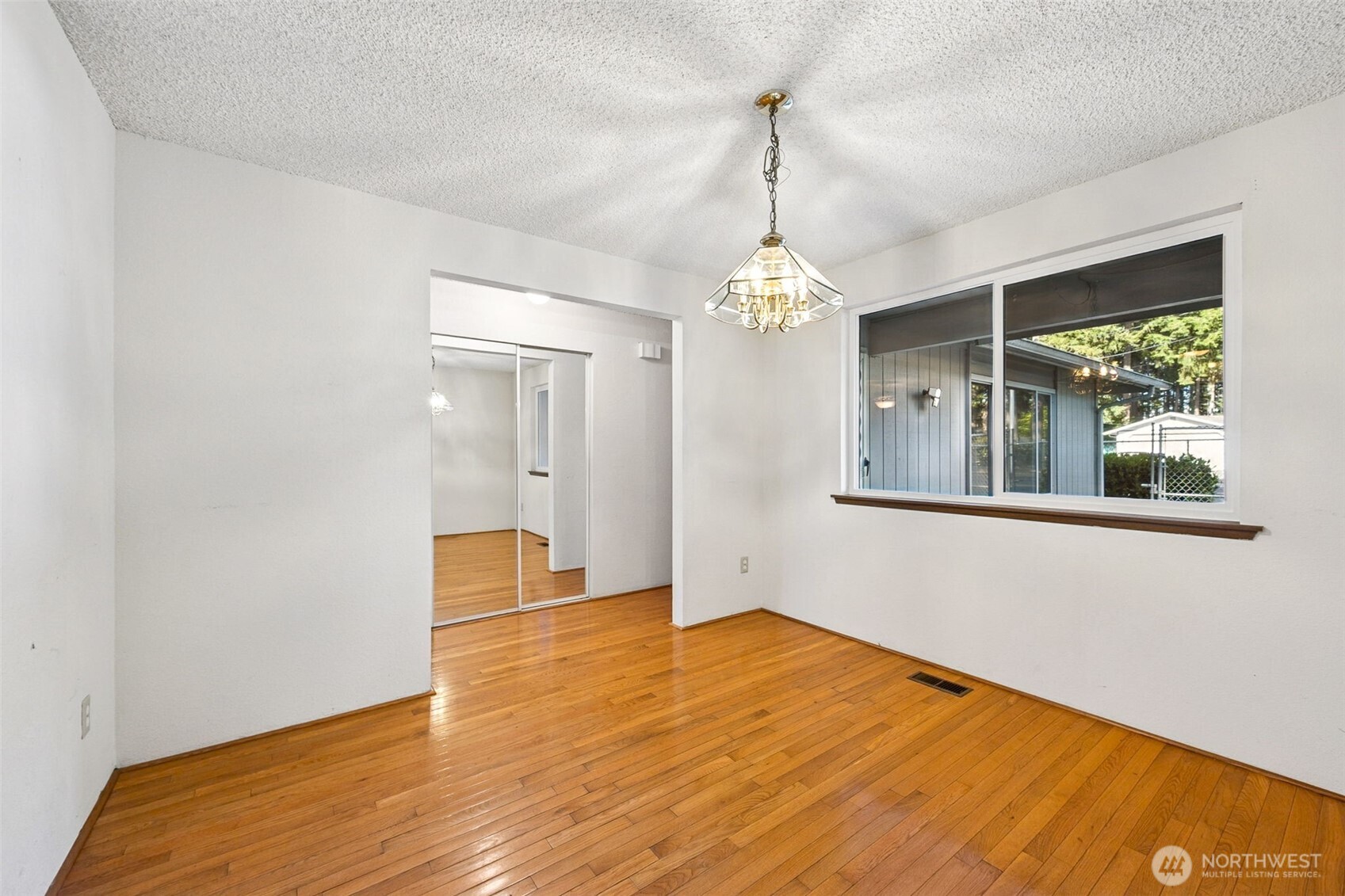 18416 78th Avenue Property Photo 9