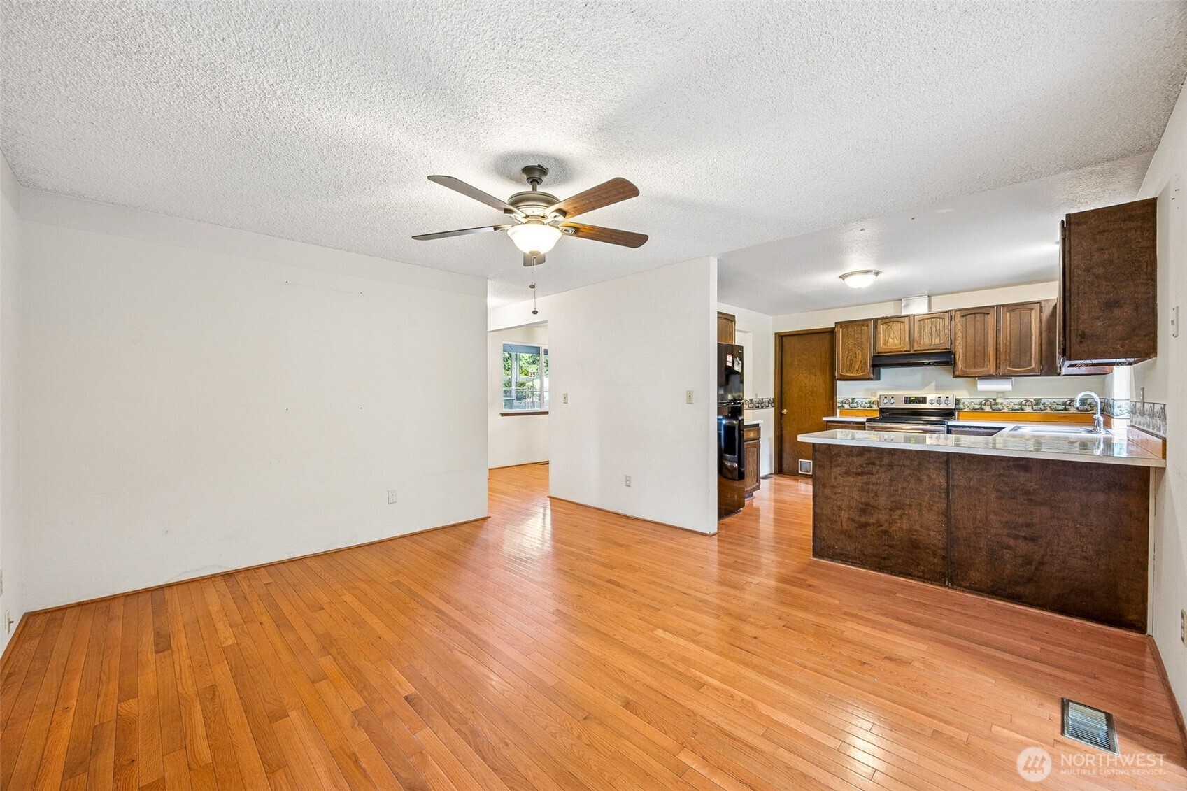 18416 78th Avenue Property Photo 15