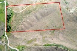 121 Finley Canyon Road Property Photo 2