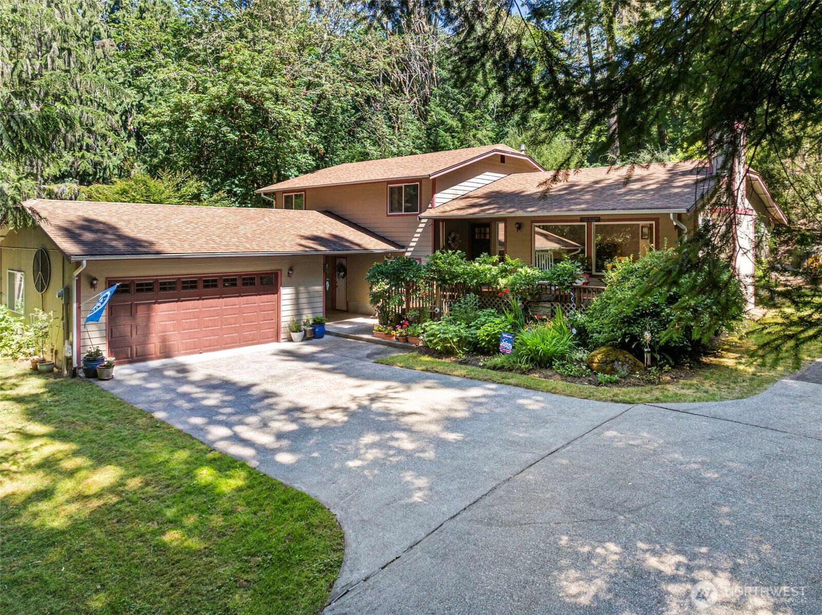 2929 East Bay Drive Property Photo 1