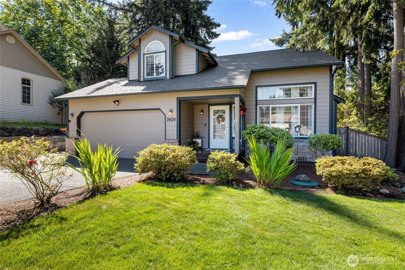 7605 38th Court Property Photo 1