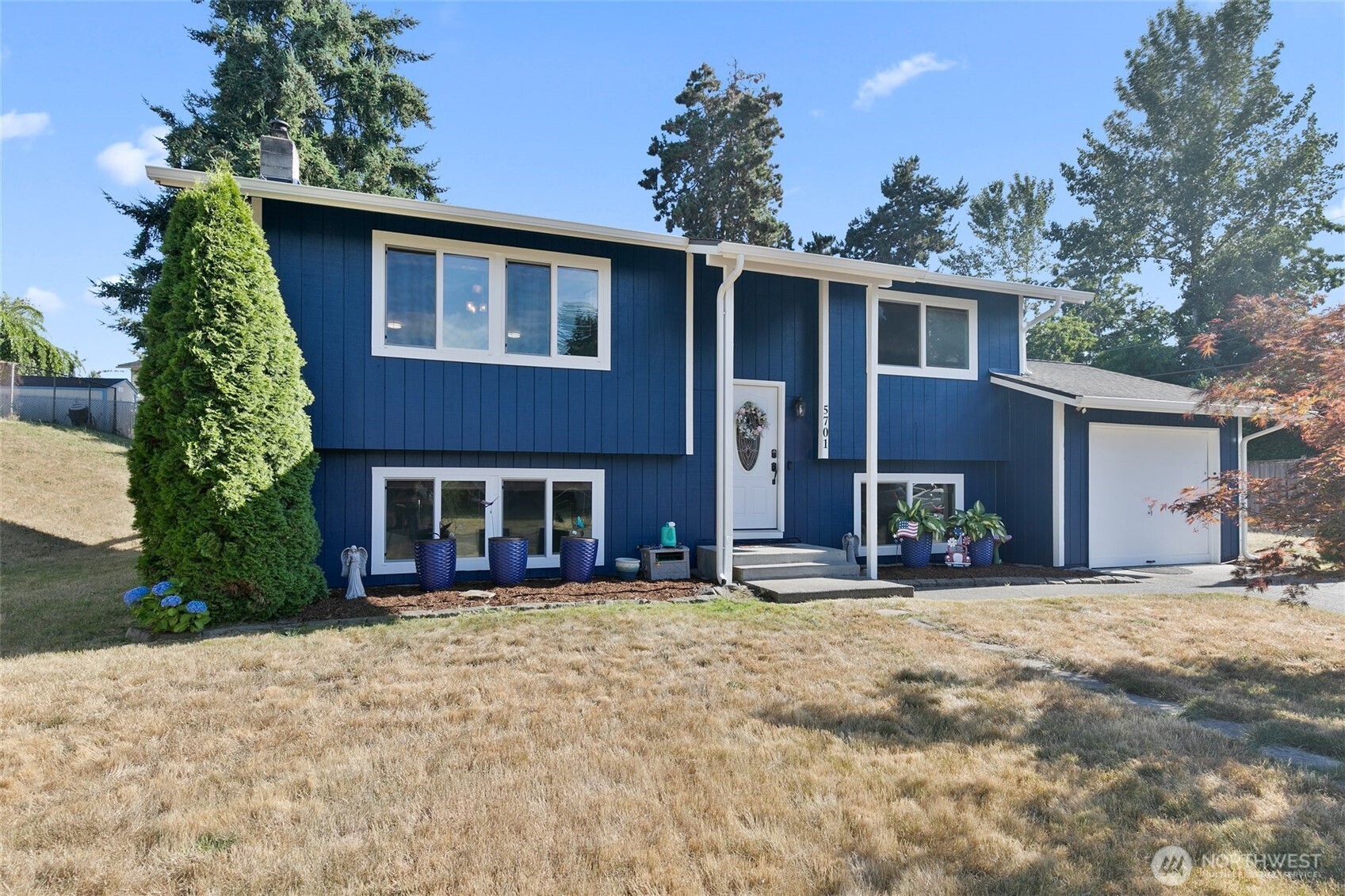 5701 38th Court Property Photo 1