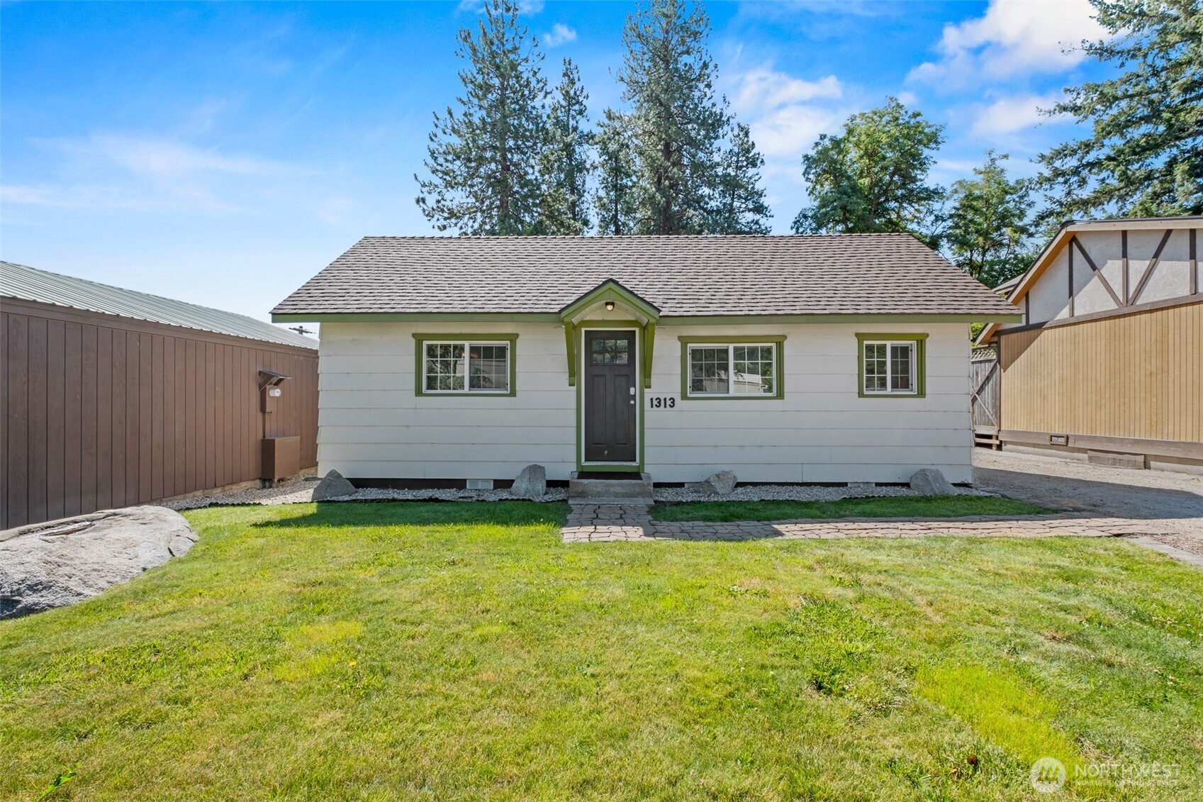 1313 Front Street Property Photo 1