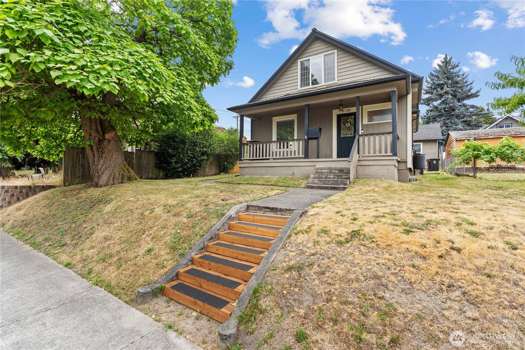 3738 E J Street Property Photo 1