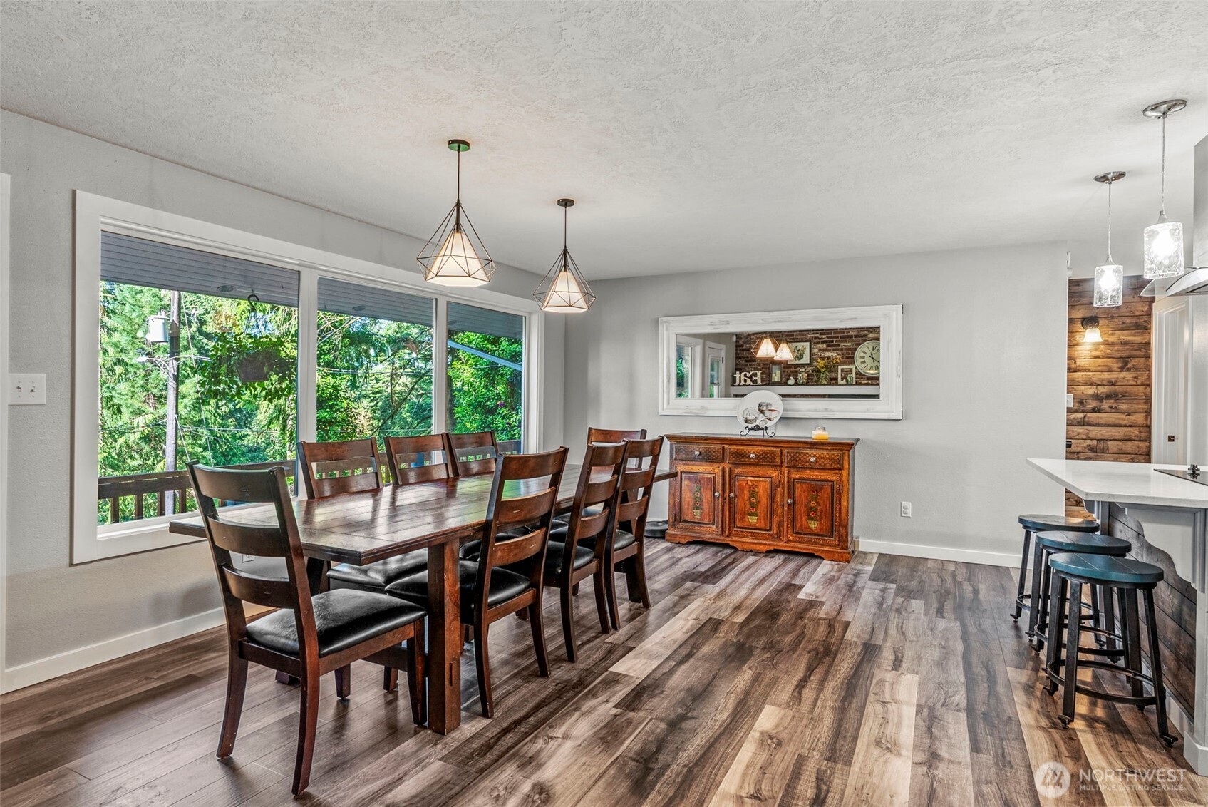 2342 E Lynnwood Drive Property Photo 4