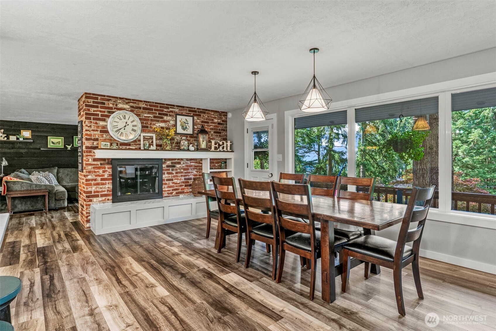 2342 E Lynnwood Drive Property Photo 5