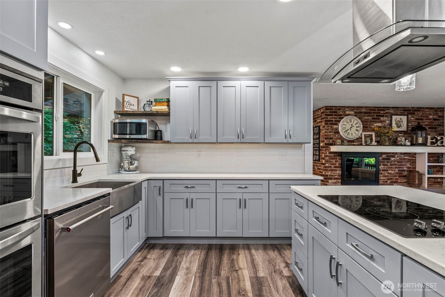 2342 E Lynnwood Drive Property Photo 9