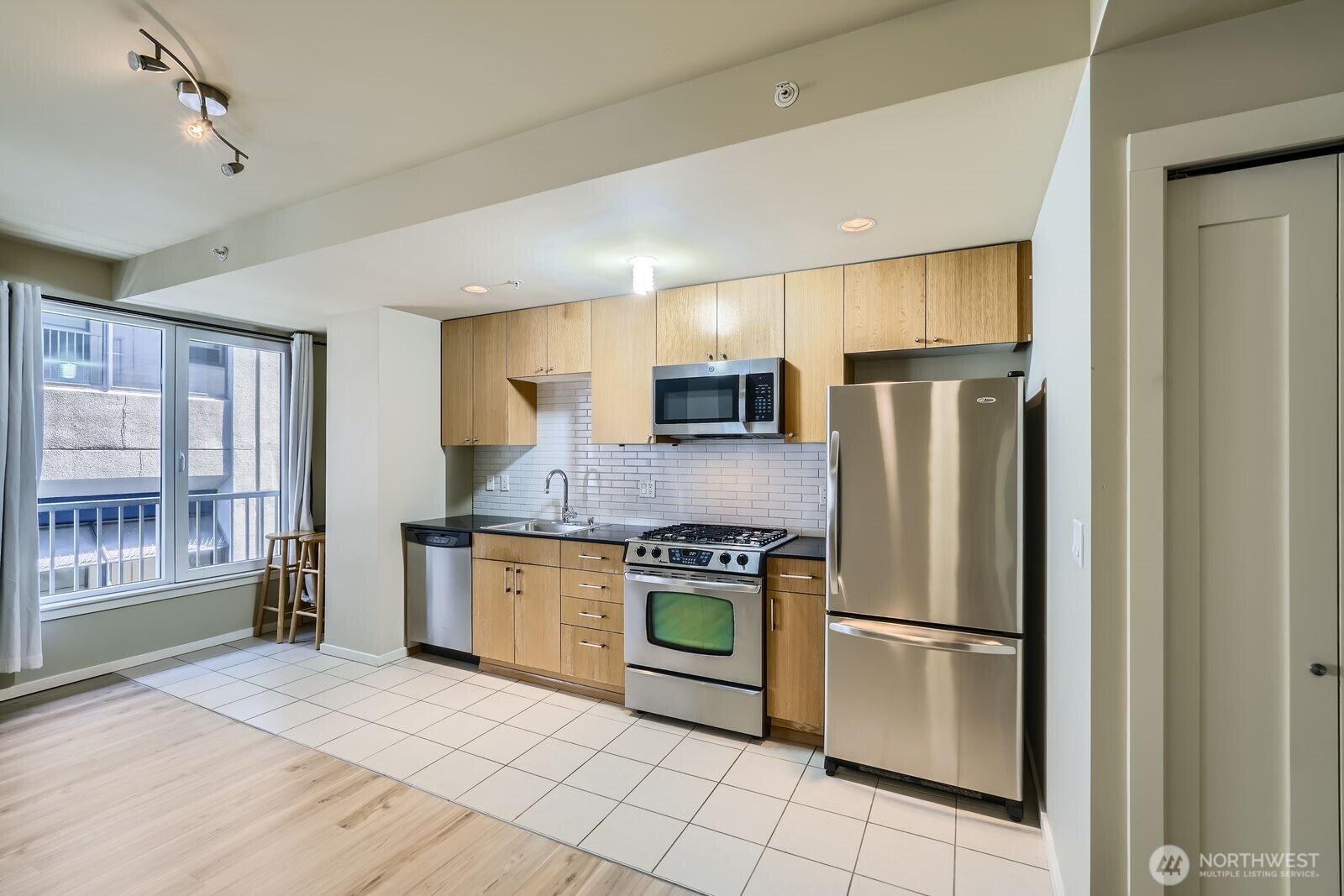 76 Cedar Street 806 Property Photo 7