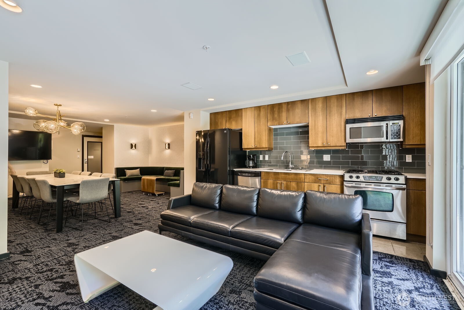 76 Cedar Street 806 Property Photo 15