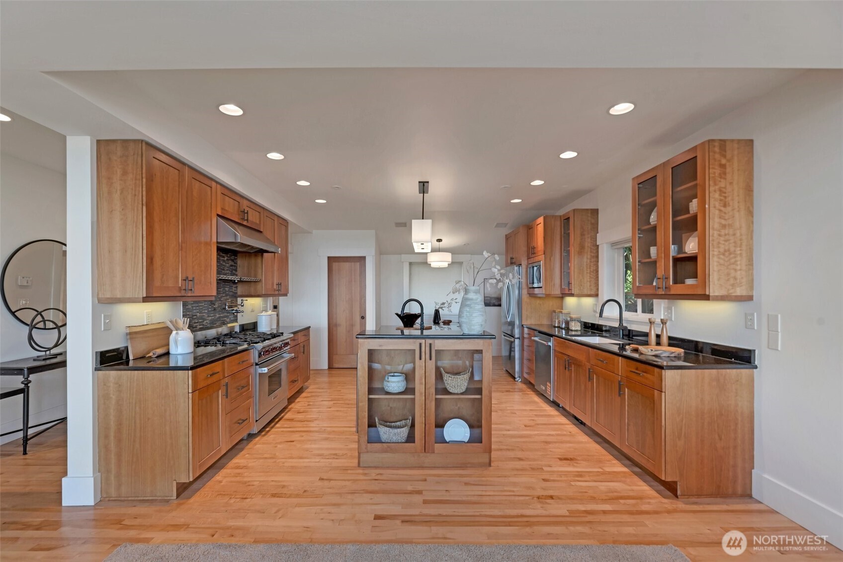 225 Ward Street Property Photo 8