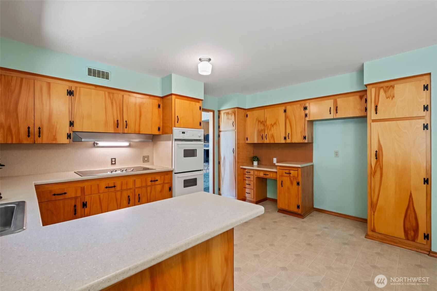 386 Mocliff Road Property Photo 8