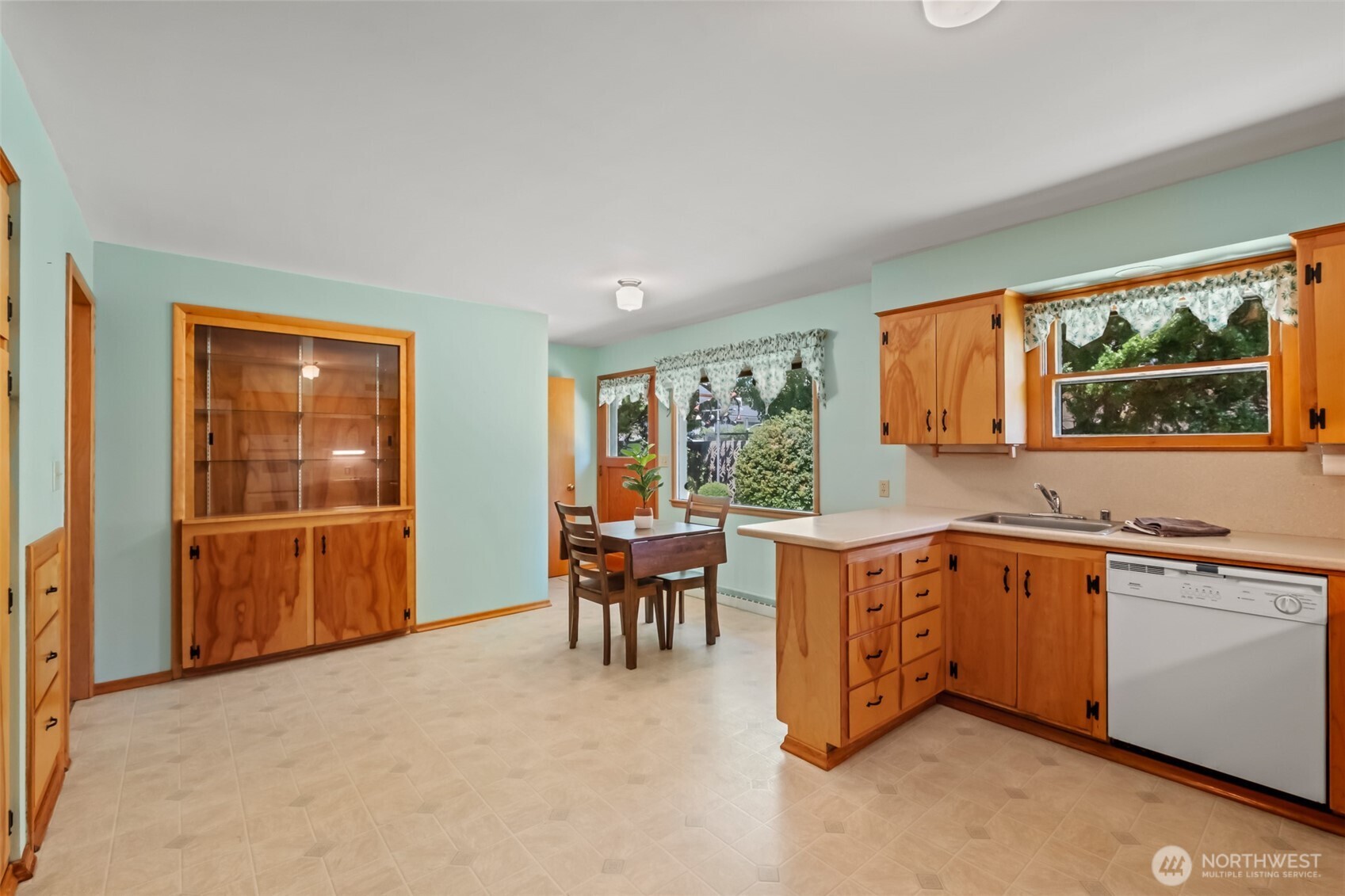 386 Mocliff Road Property Photo 10