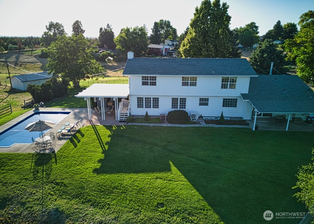 1078 Clarence Ave Property Photo 1
