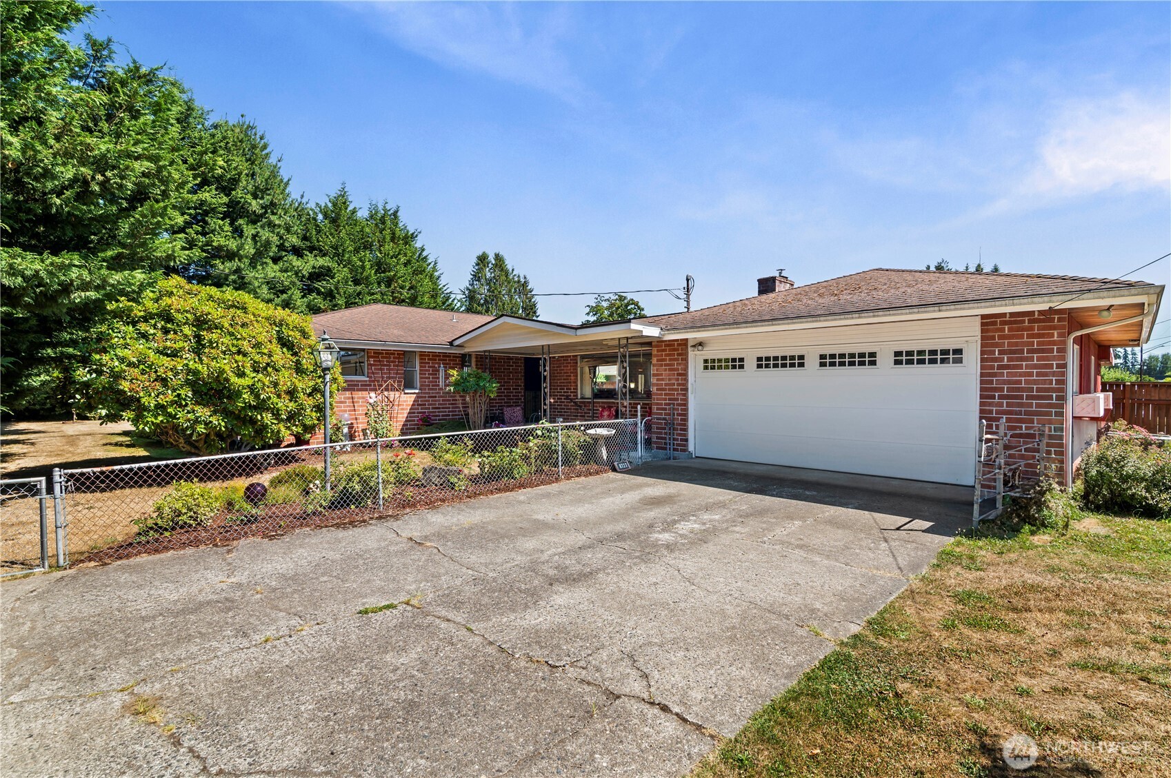 8727 52 Avenue Property Photo 1