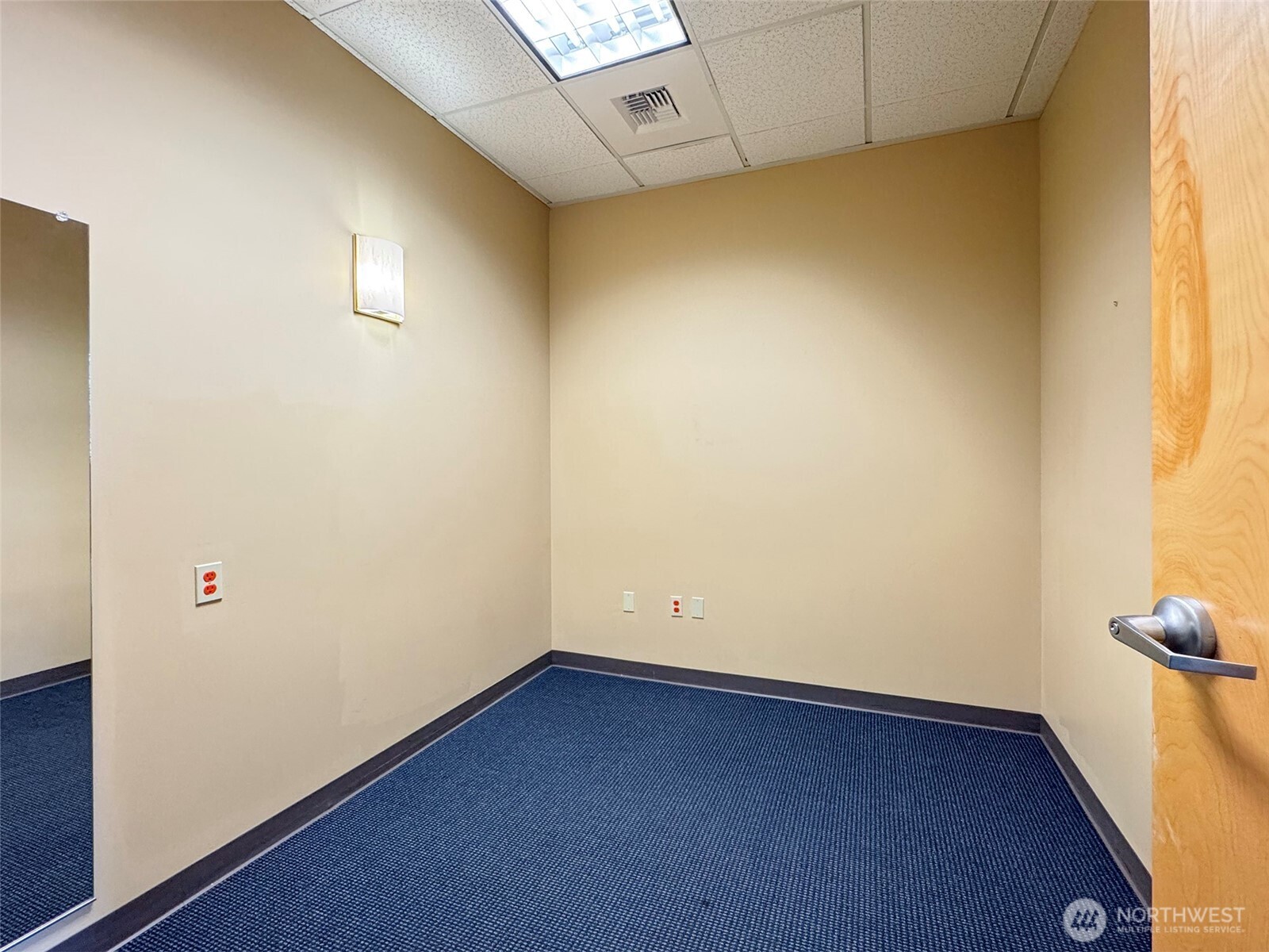 1400 W Washington Street 102 Property Photo 15
