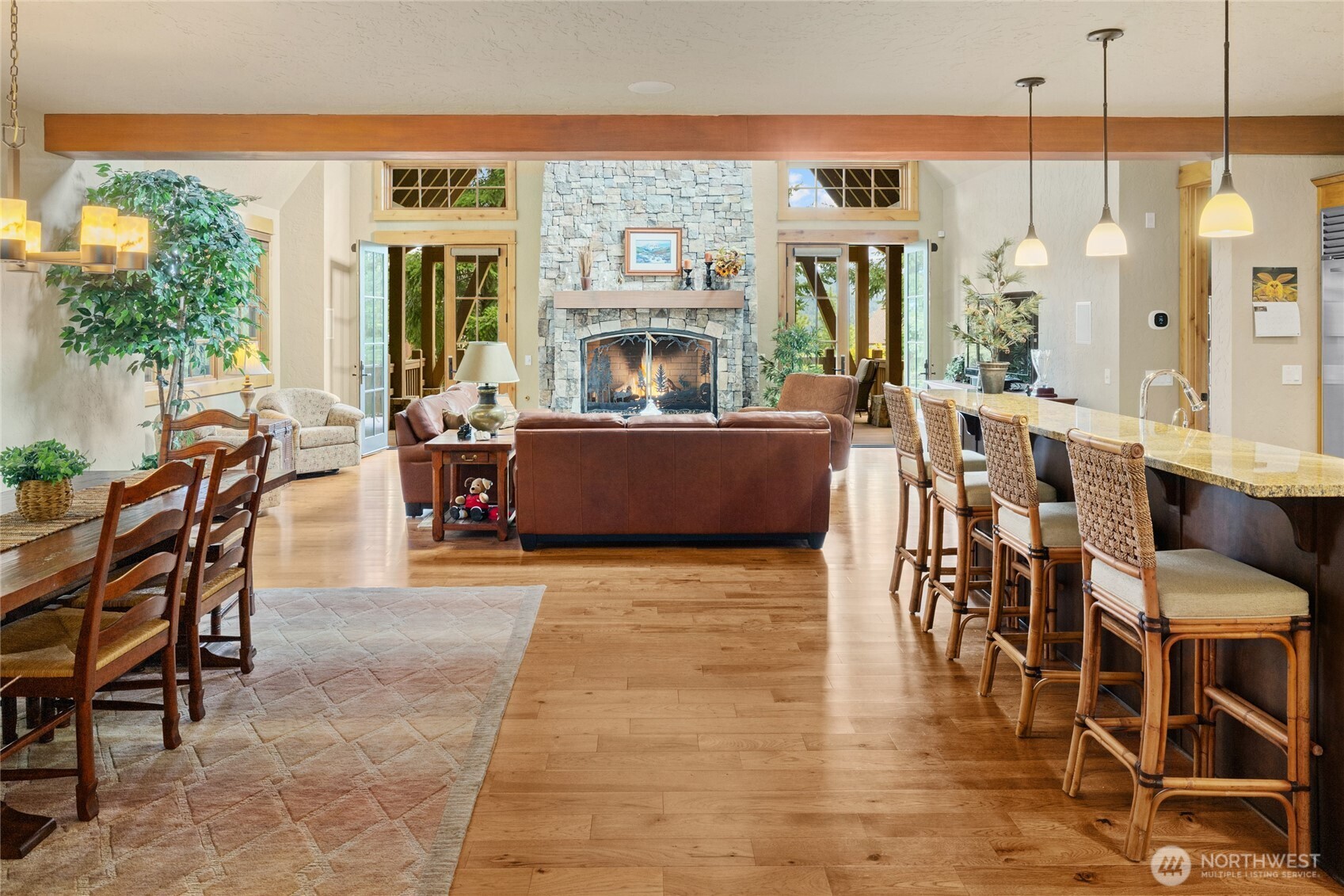 80 Queens Loop Property Photo 5