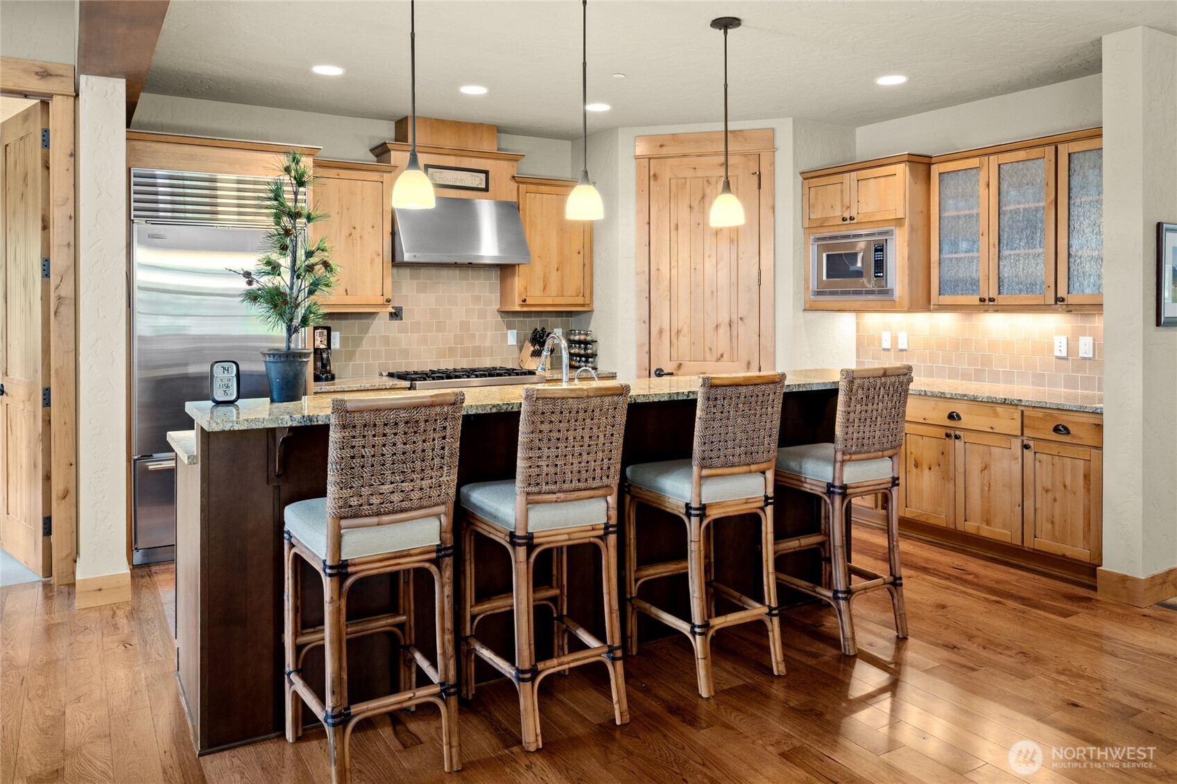 80 Queens Loop Property Photo 7