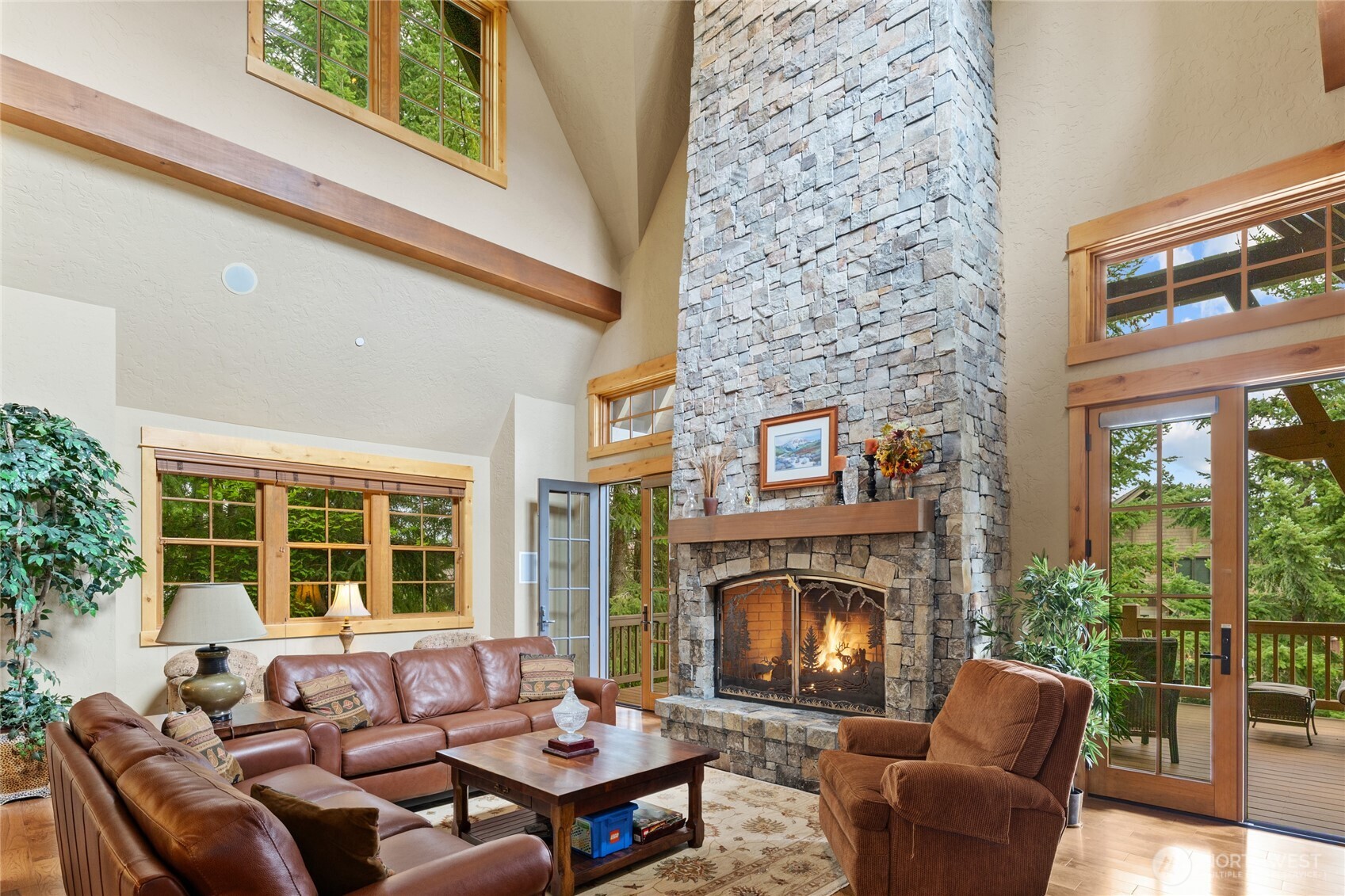 80 Queens Loop Property Photo 12