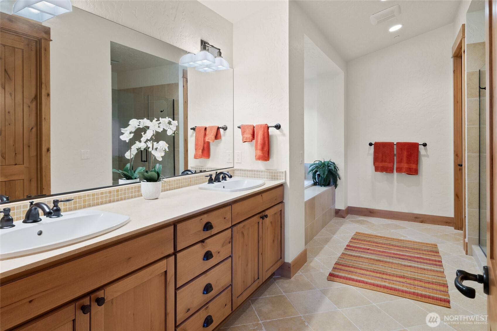 80 Queens Loop Property Photo 18