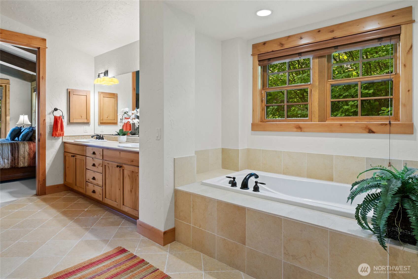 80 Queens Loop Property Photo 19