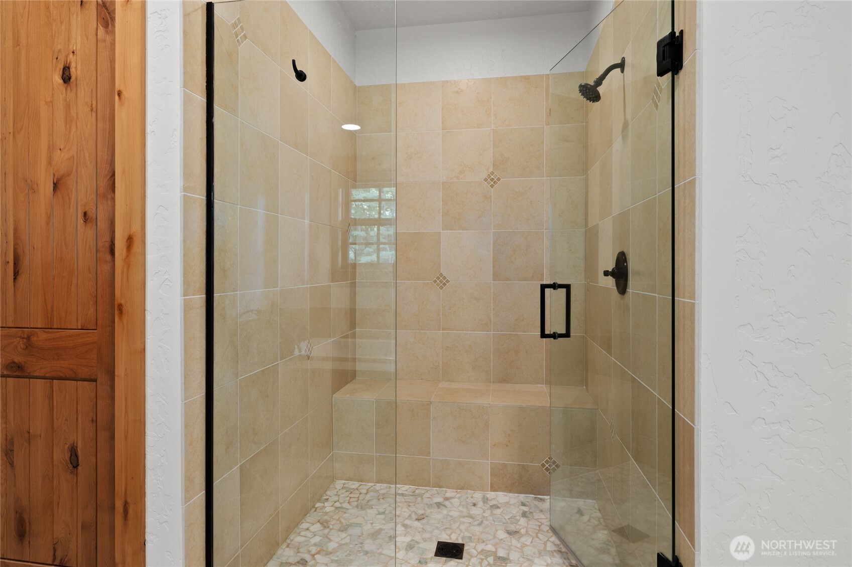 80 Queens Loop Property Photo 20