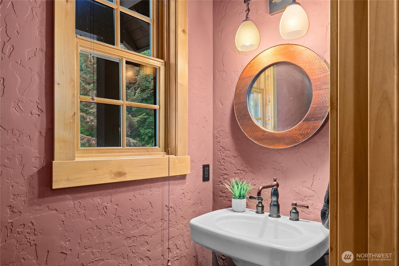 80 Queens Loop Property Photo 24