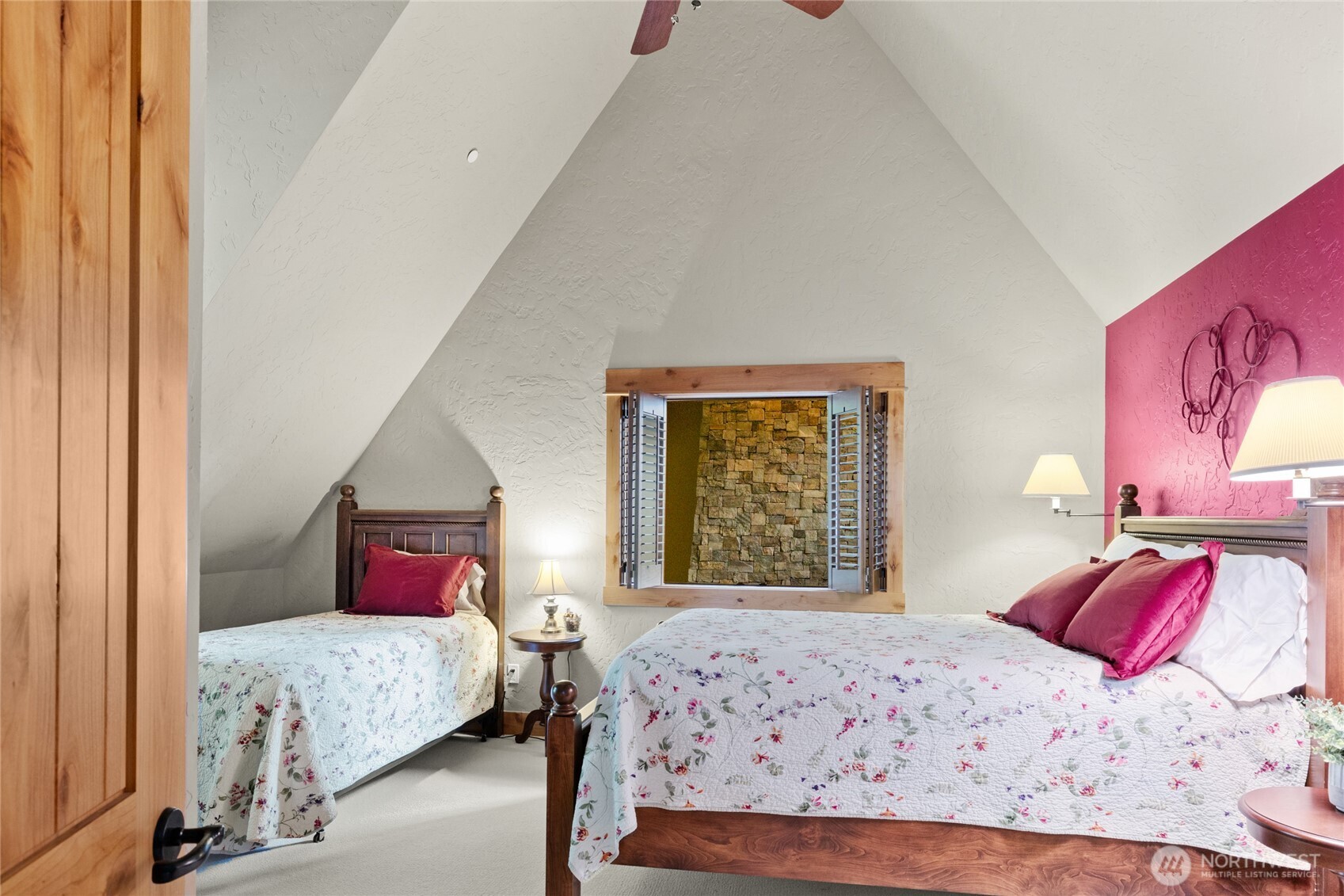 80 Queens Loop Property Photo 27