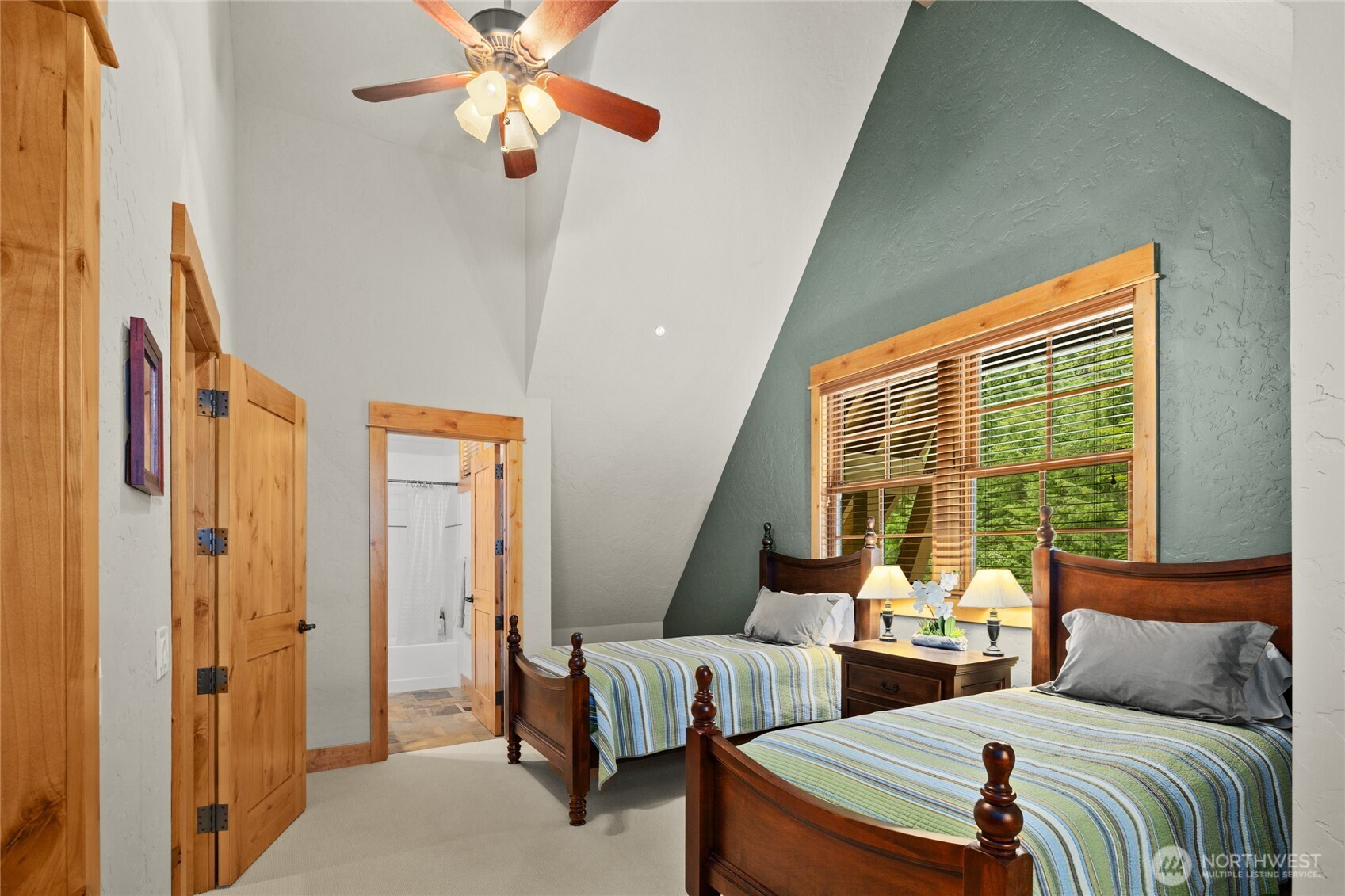 80 Queens Loop Property Photo 31