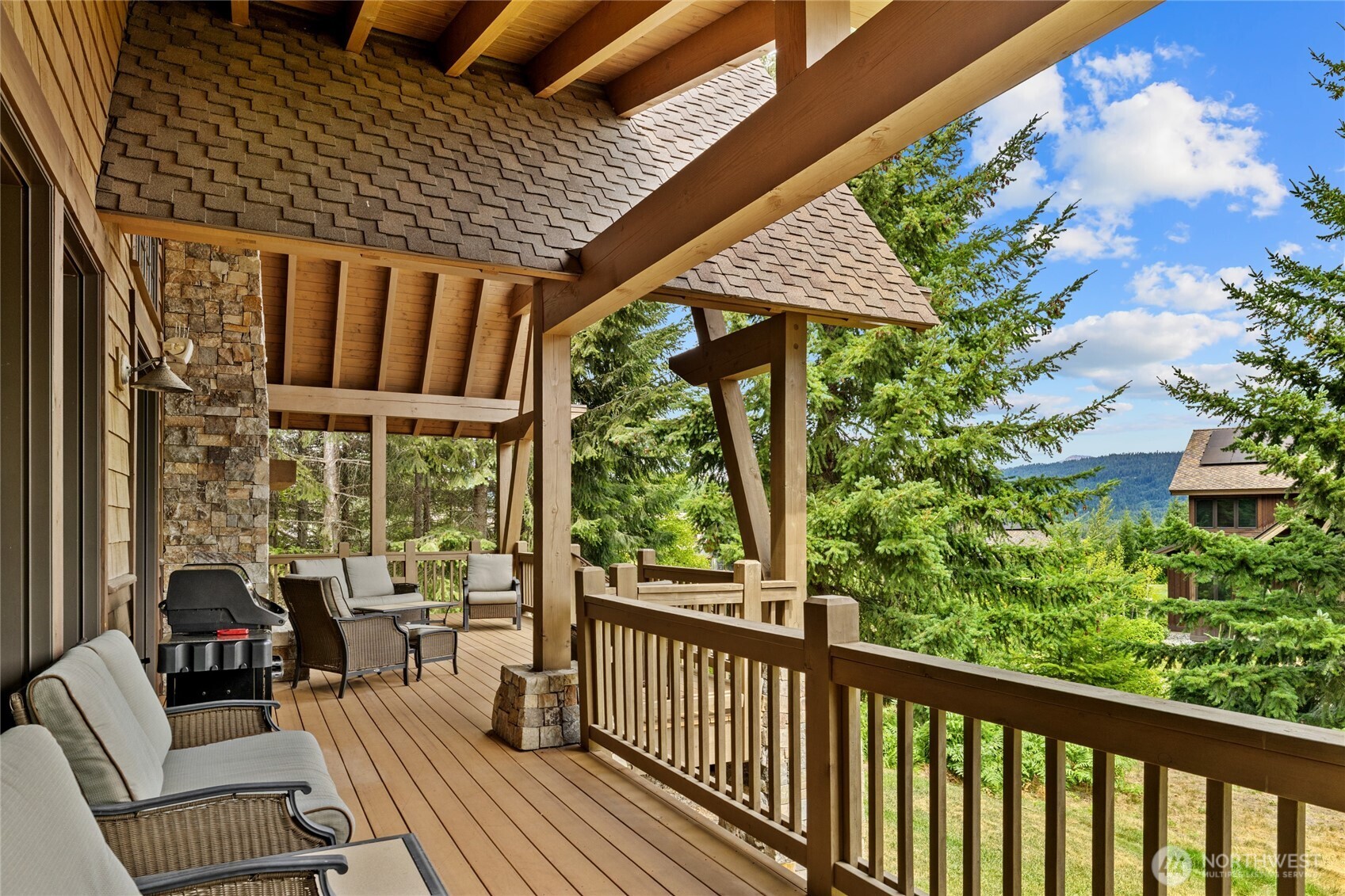 80 Queens Loop Property Photo 33