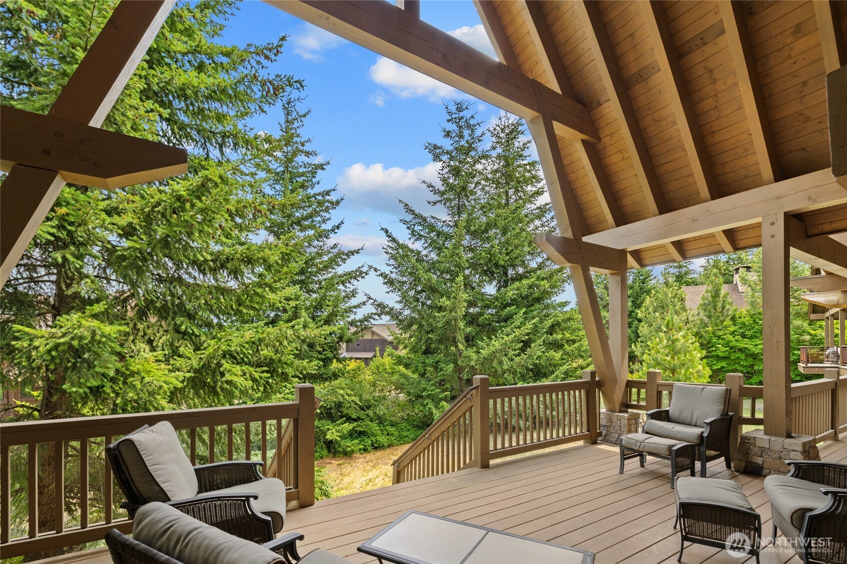 80 Queens Loop Property Photo 34