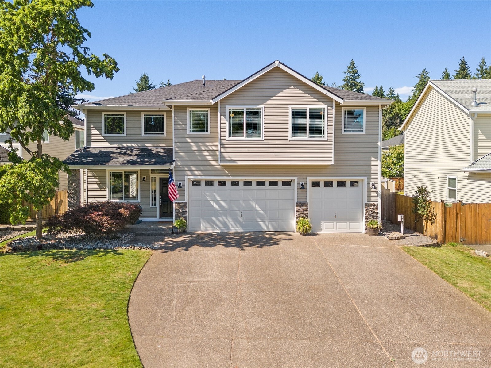 2092 Blackstone Court Property Photo 1