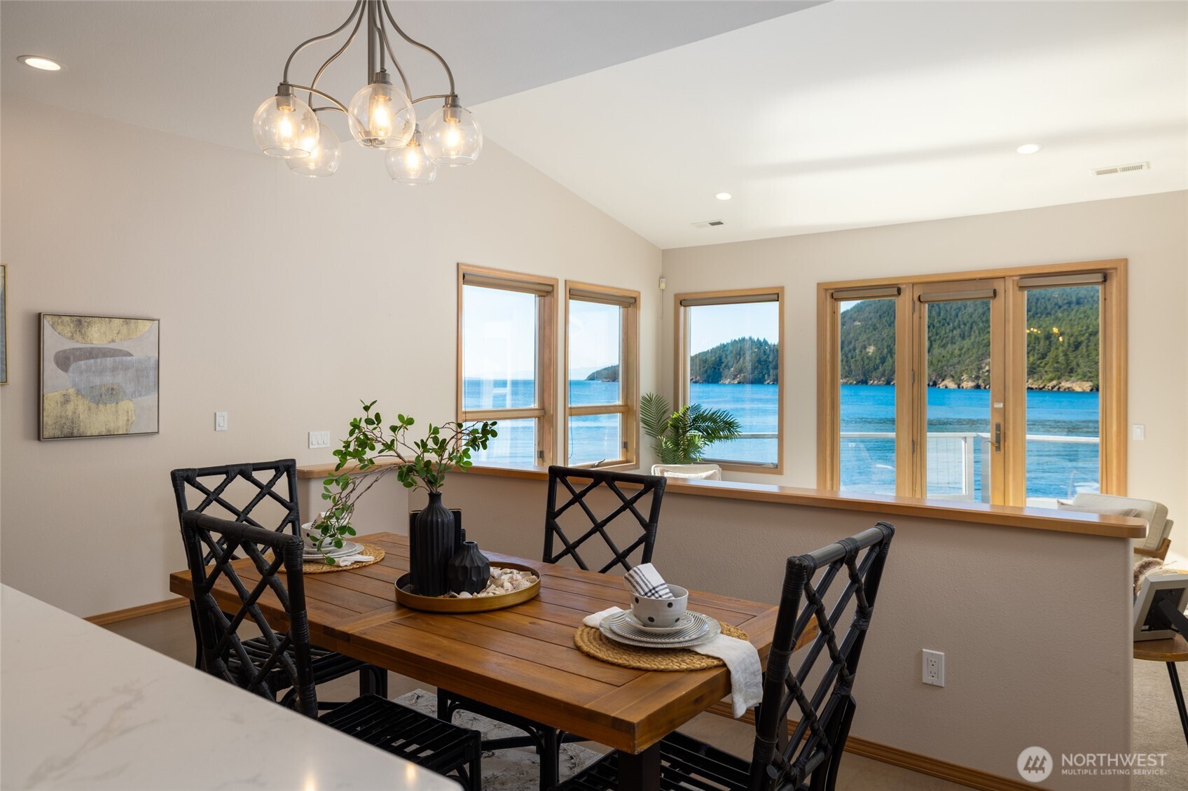 2401 Skyline Way 203e Property Photo 6