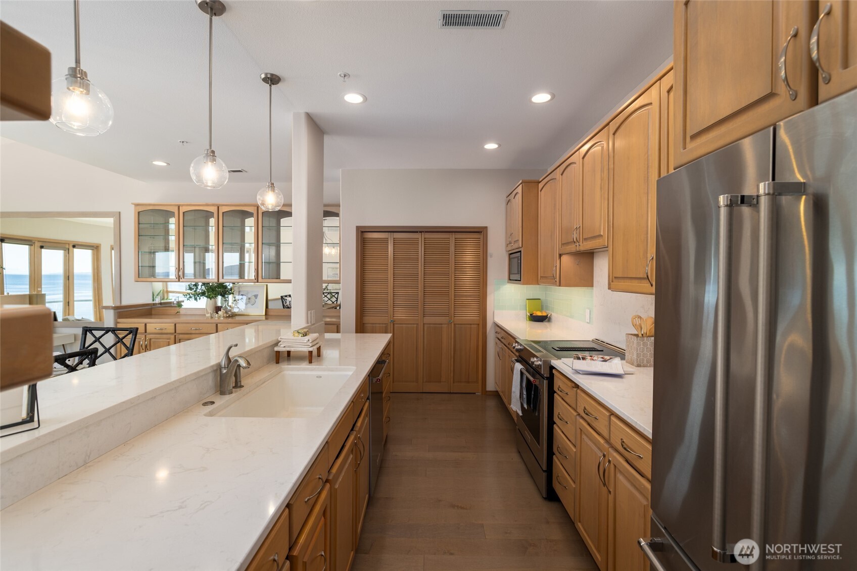 2401 Skyline Way 203e Property Photo 9