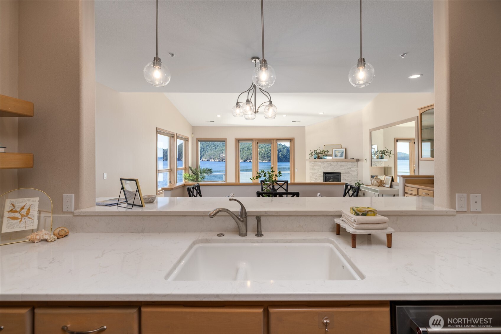 2401 Skyline Way 203e Property Photo 10