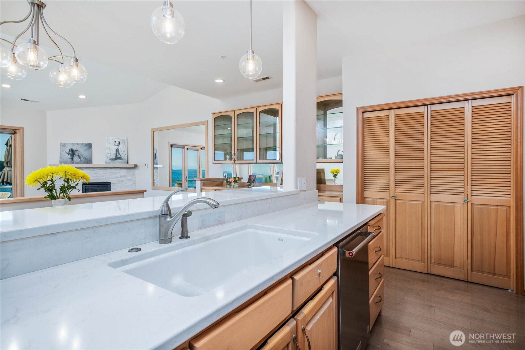 2401 Skyline Way 203e Property Photo 12