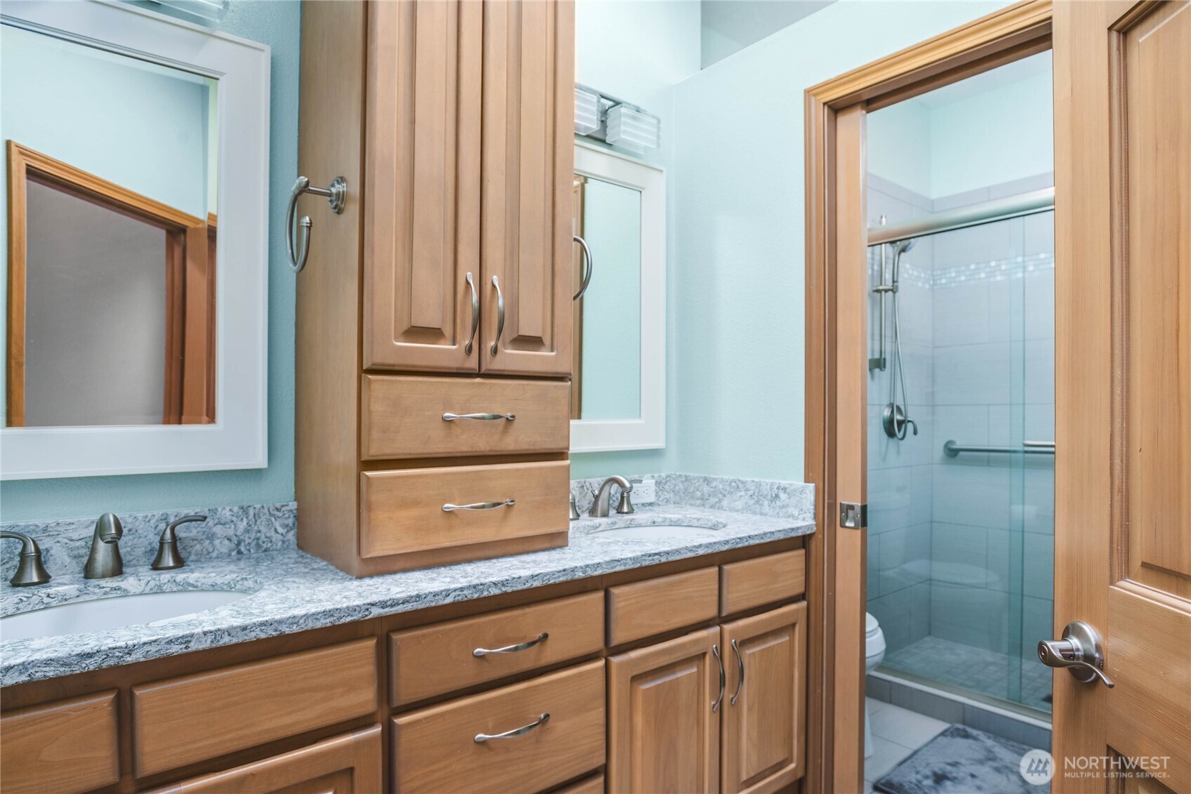 2401 Skyline Way 203e Property Photo 14