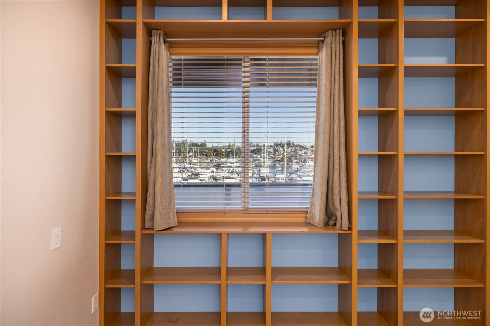 2401 Skyline Way 203e Property Photo 16