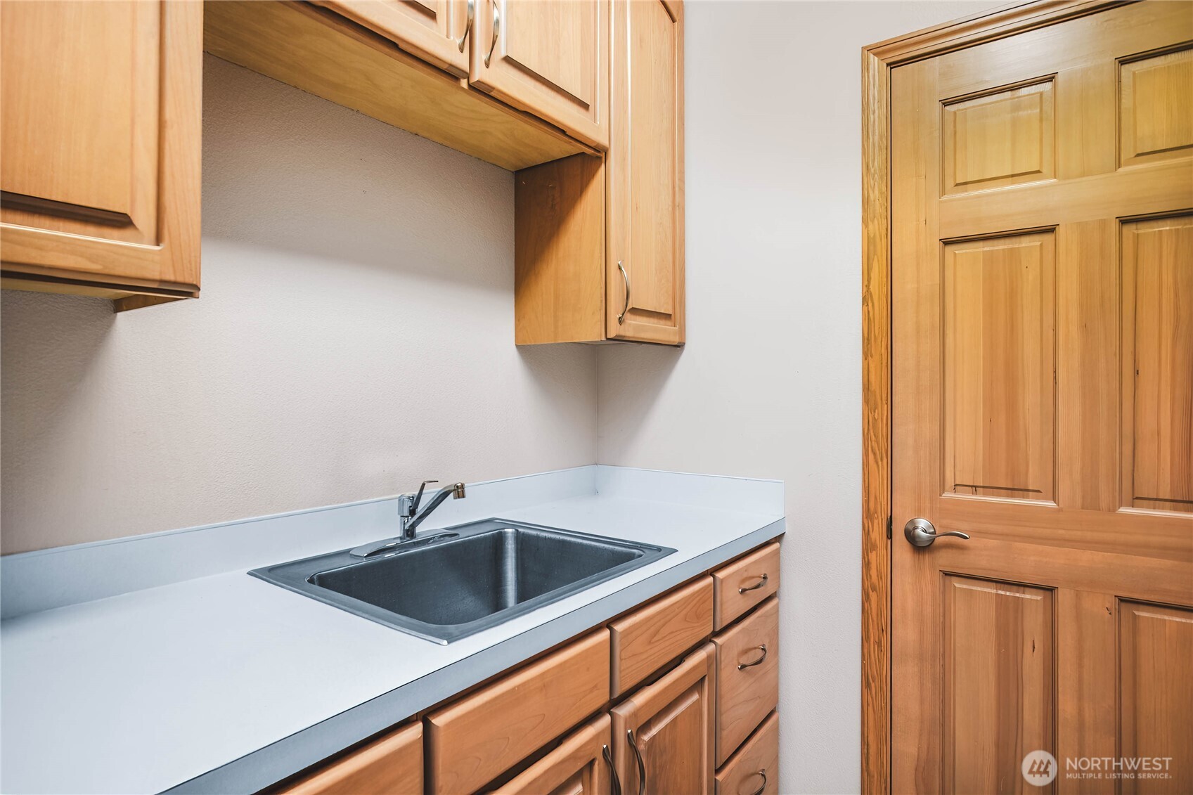 2401 Skyline Way 203e Property Photo 19